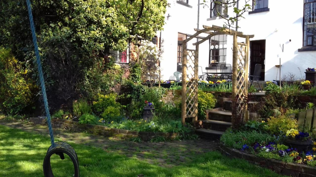 Heath House Bed and Breakfast Dewsbury Exterior foto